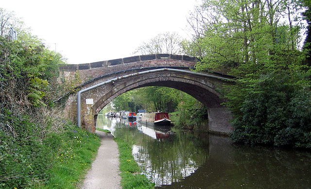 Travelling the Bridgewater Canal - Yorkshire and Lancashire Canal Cruises.